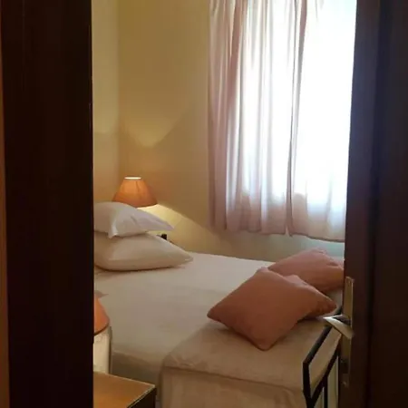 Апартаменты One Bedroom Loborika