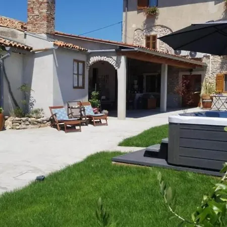 One Bedroom Апартаменты Loborika