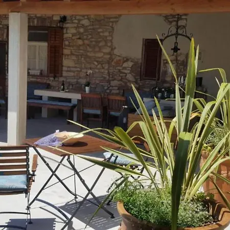 One Bedroom Апартаменты *