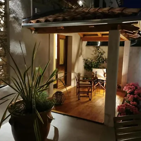 One Bedroom Apartman Loborika