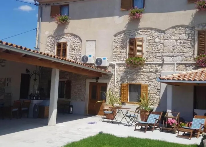 One Bedroom * Marcana