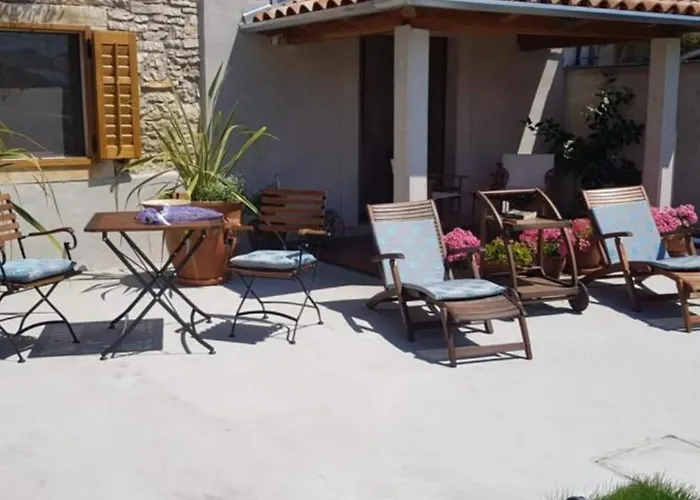 One Bedroom * Marcana